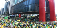 Avenida Paulista é palco de manifestação pró-Bolsonaro
