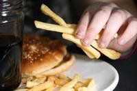 Má alimentação é uma das causas da obesidade