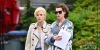 Anne Hathaway e Jessica Chastain interpretam duas vizinhas cuja amizade é colocada à prova após um trágico acidente envolvendo o filho de uma delas