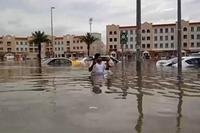 Dubai fica inundada