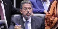 Presidente da Câmara afirma que Felipe Neto 'proferiu expressões injuriosas' contra ele
