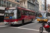 Lei que proíbe ônibus de circularem por mais de 13 anos está na mira da Prefeitura