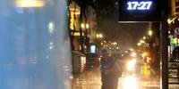 Chuva transformou a tarde em noite na Capital