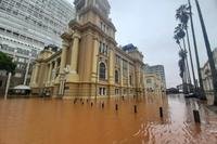 Centro Histórico de Porto Alegre está debaixo d'água