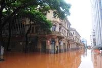 Enchente em Caldas Júnior com Rua dos Andradas.