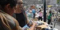 No Ginásio Coelhão, vítimas das enchentes são atendidos por voluntários da área da saúde