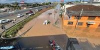 Enchente causa transtornos e destruição em todo o estado
