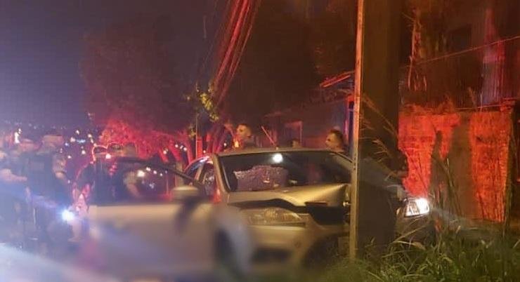 Houve a apreens&atilde;o de dois simulacros de pistolas e um r&aacute;dio transmissor
