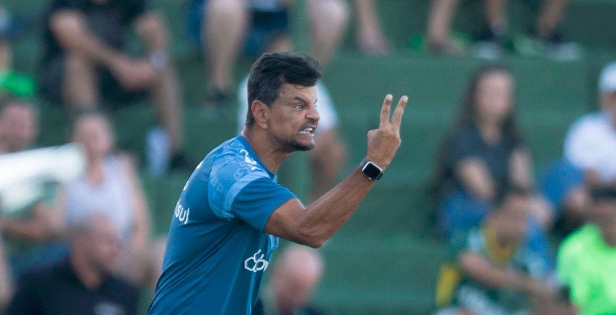 Auxiliar gremista projetou ensaio para jogos decisivos