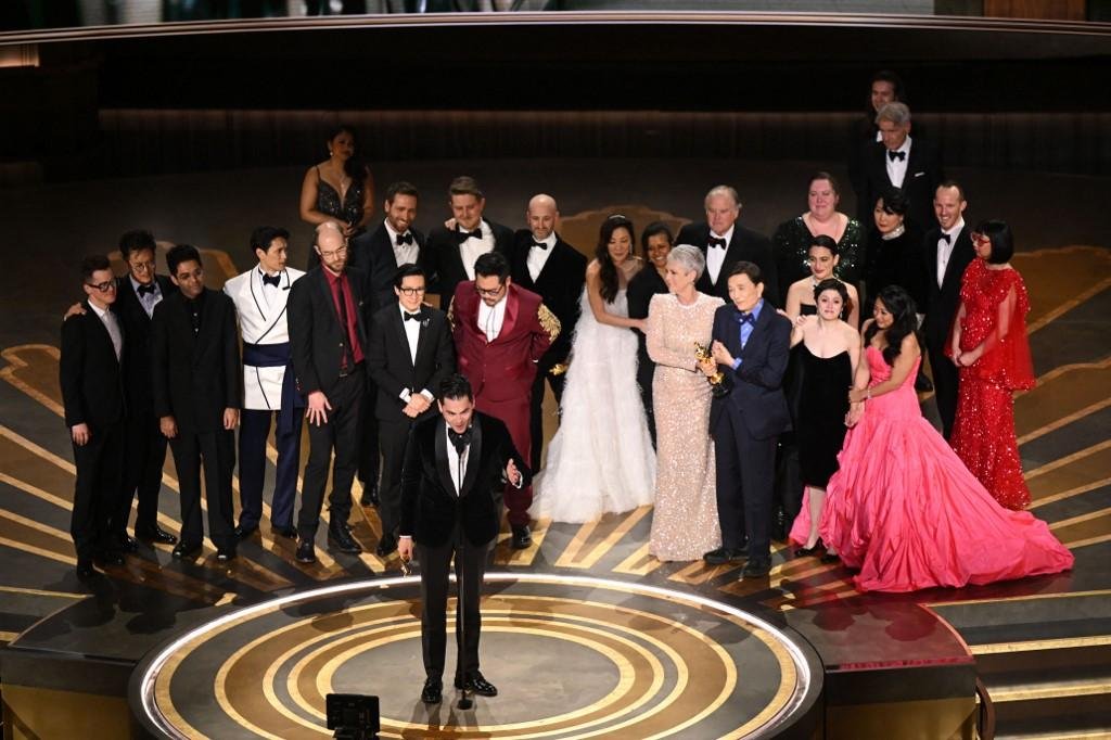 O longa "Tudo em Todo o Lugar ao Mesmo Tempo" foi o grande vencedor da noite, com sete estatuetas