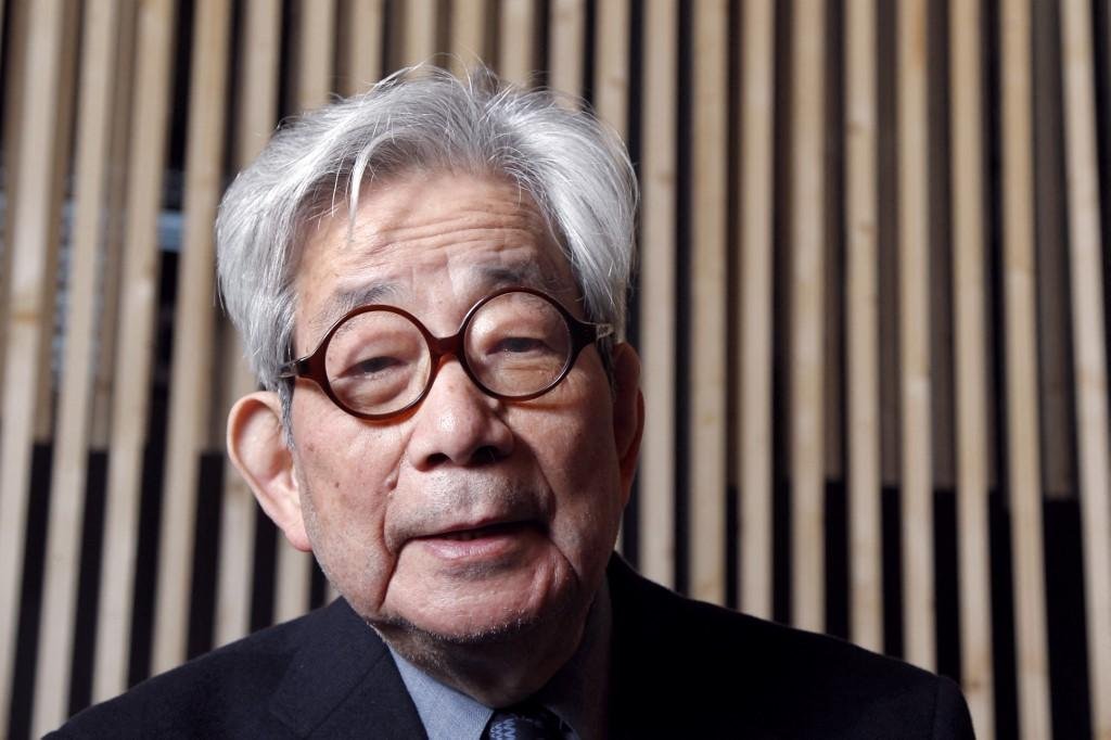 Kenzaburo Oe, em 1994, ganhou o Pr&ecirc;mio Nobel de Literatura