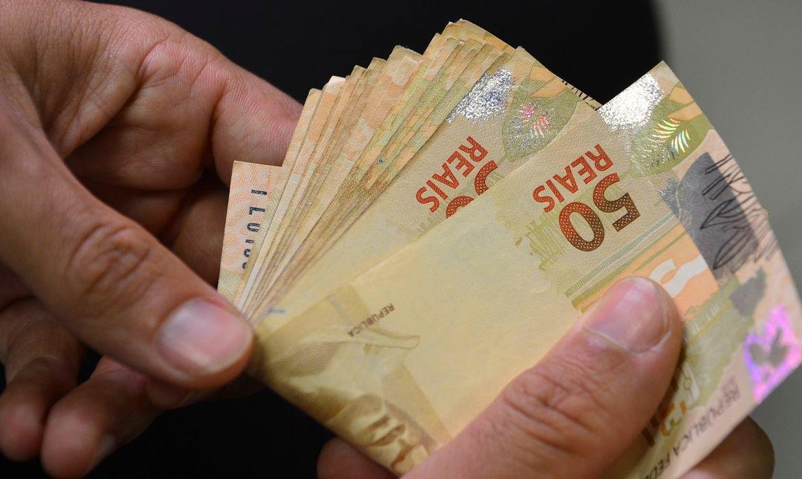 Novo teto &eacute; 0,44 ponto percentual menor que o antigo limite, de 2,14% ao m&ecirc;s