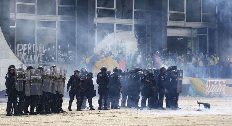 Manifestantes durante invas&atilde;o ao Pal&aacute;cio do Planalto, em Bras&iacute;lia no dia 8 de janeiro
