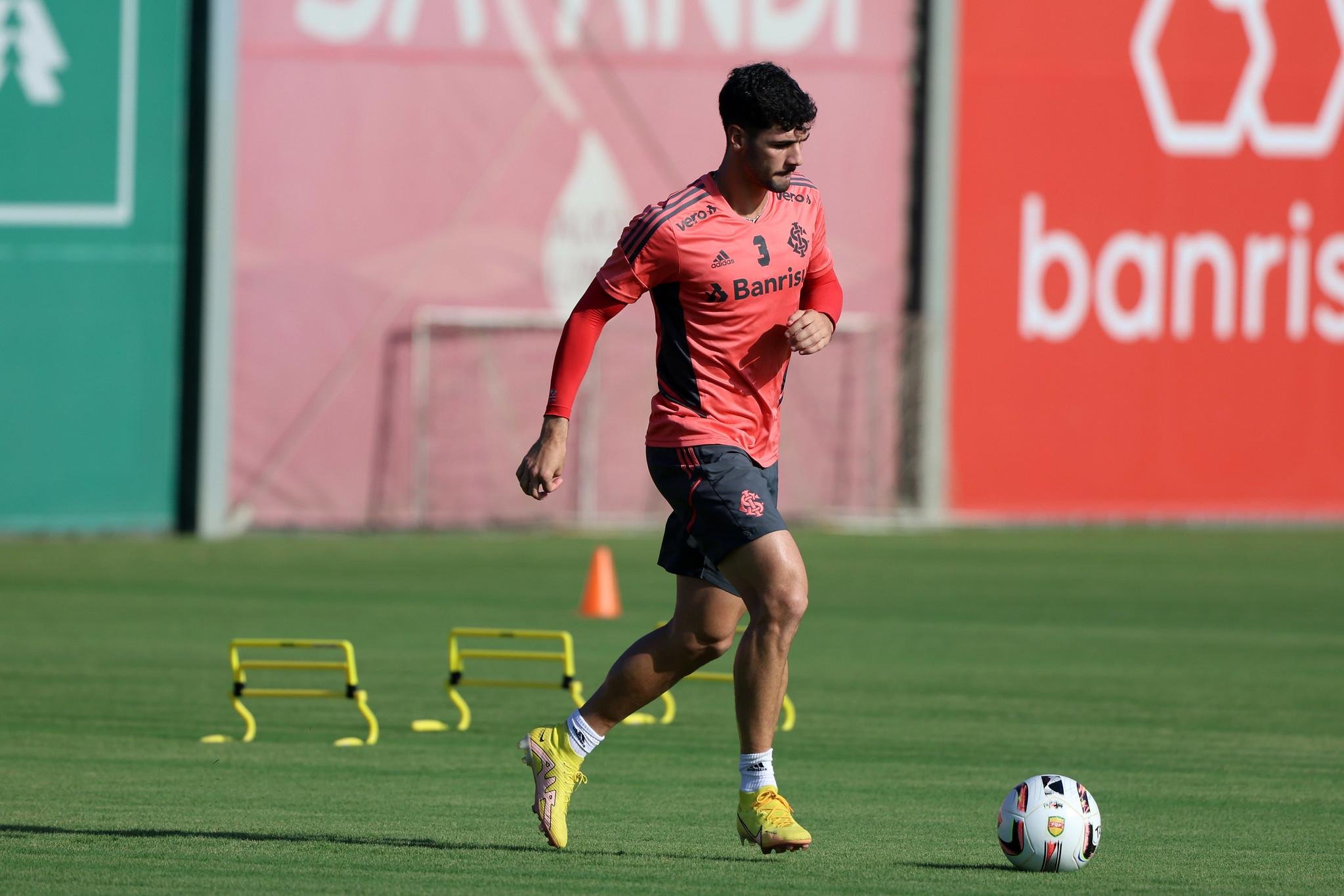 Johnny n&atilde;o enfrentar&aacute; o Caxias no Beira-Rio