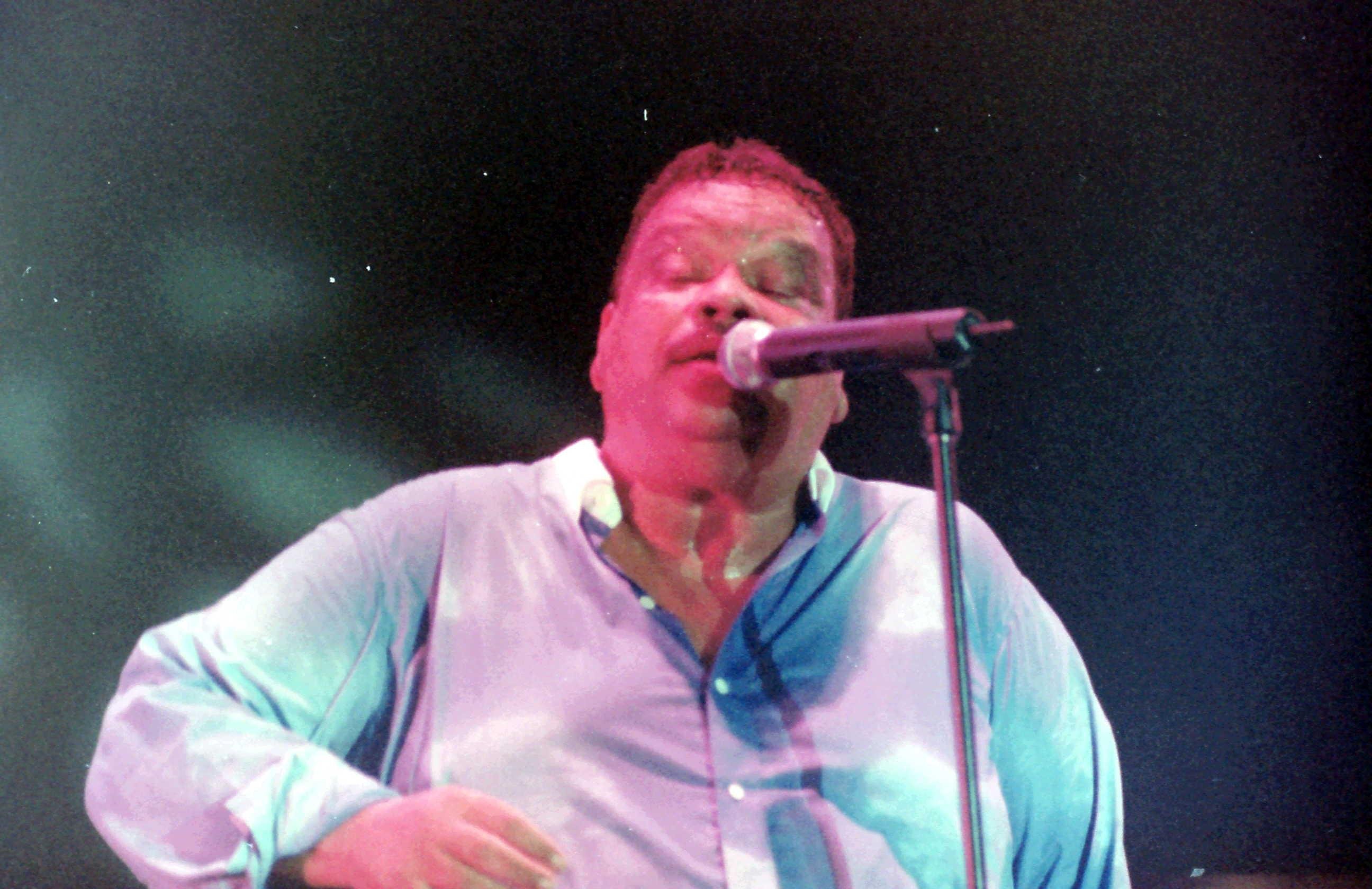 Tim Maia em um show no Rio Grande do Sul em 1998, semanas antes de seu falecimento