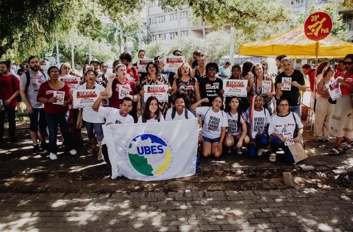 Em Porto Alegre, a manifesta&ccedil;&atilde;o acontecer&aacute; em frente ao Col&eacute;gio J&uacute;lio de Castilhos, &agrave;s 9h
