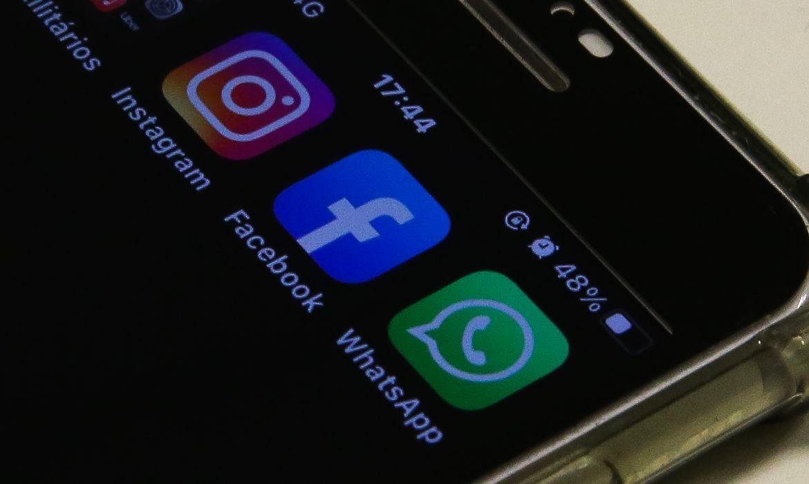 Plataformas digitais em debate