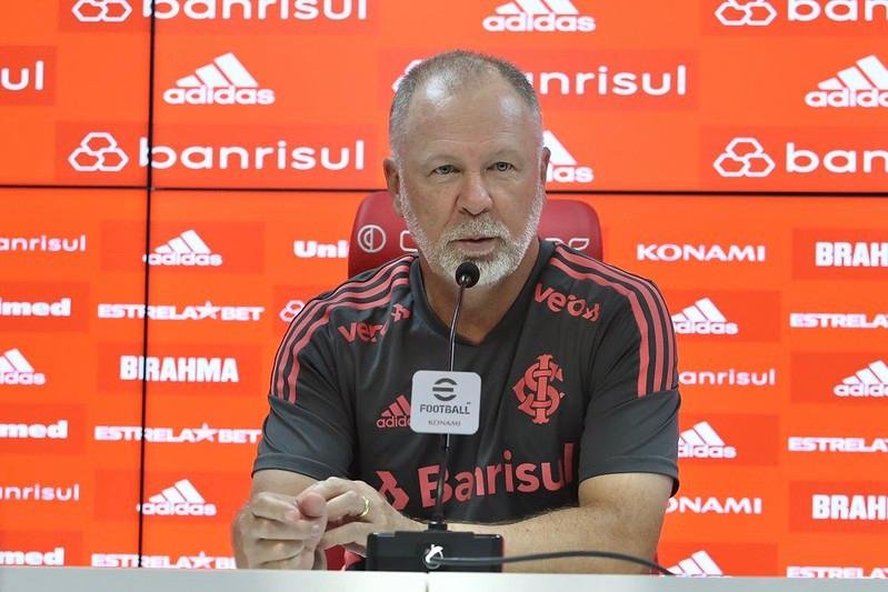 Mano Menezes comanda o clube neste s&aacute;bado em Caxias pela semi-final do Gauch&atilde;o