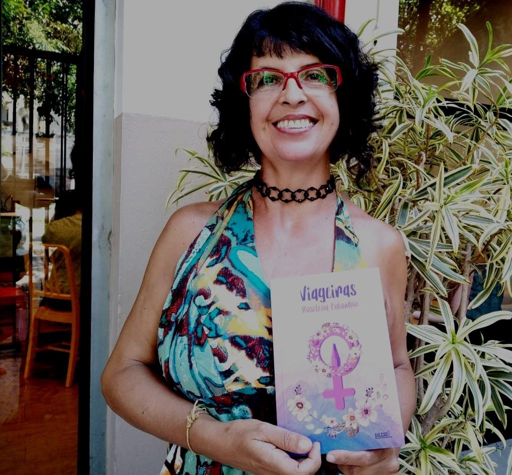 Roselena Colombo lan&ccedil;a seu primeiro livro individual