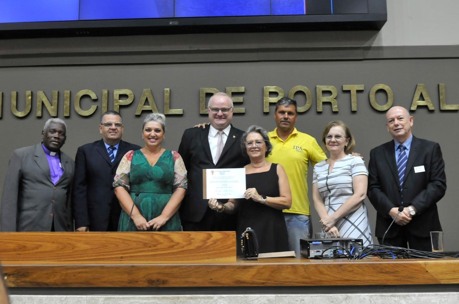 Encontro reuniu reitora e outros representantes do instituto, membros do poder p&uacute;blico municipal, al&eacute;m de ex-professores e alunos