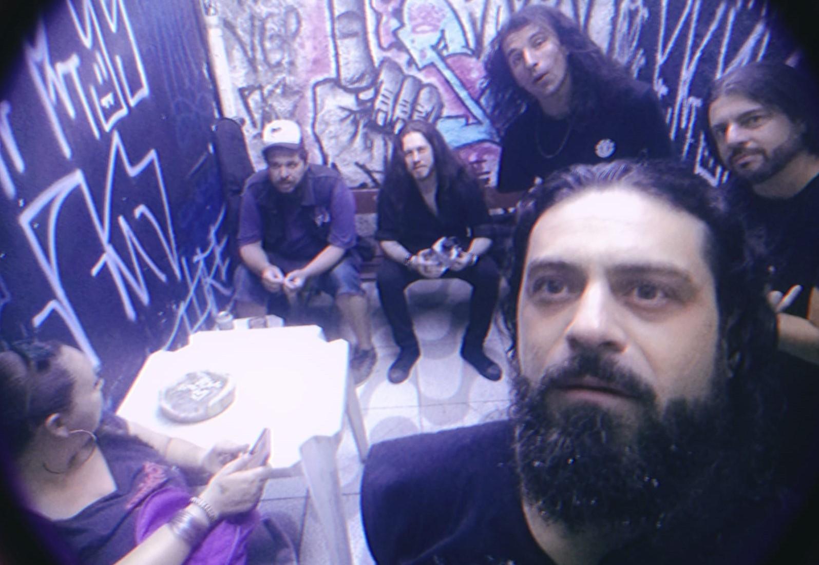 Grupo est&aacute; gravando as m&uacute;sicas do primeiro disco