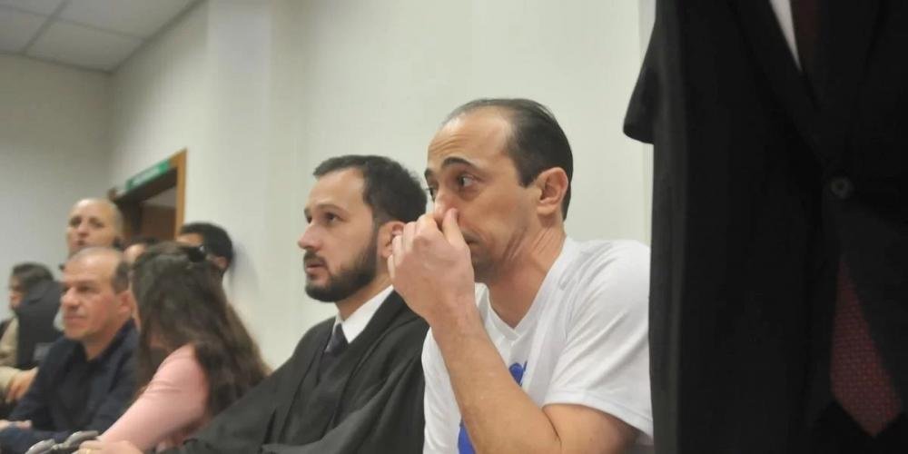 Boldrini (de branco) durante o primeiro julgamento, em 2019