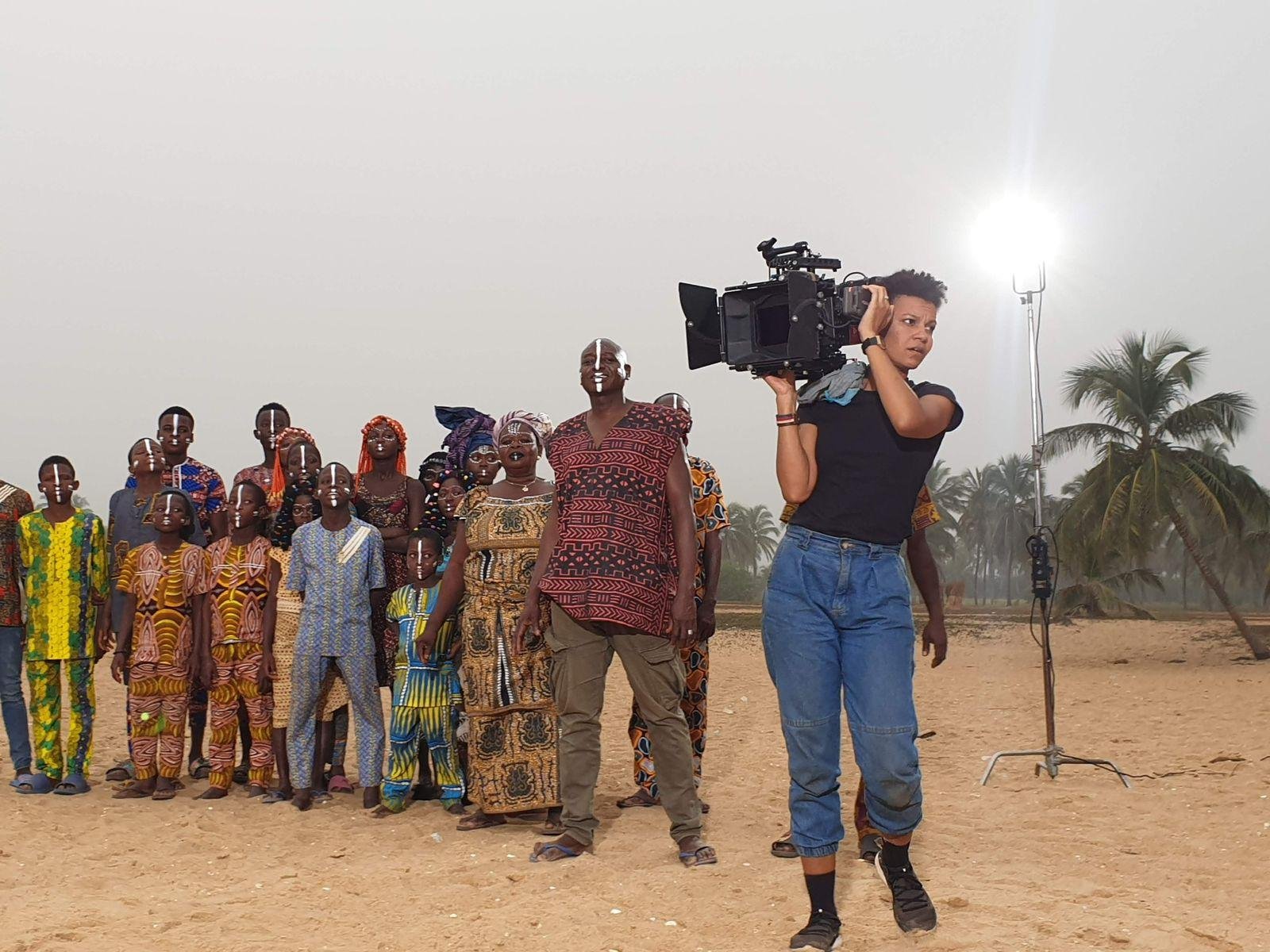 Diretora de fotografia L&iacute;lis Soares em filme nigeriano "Mami Wata"