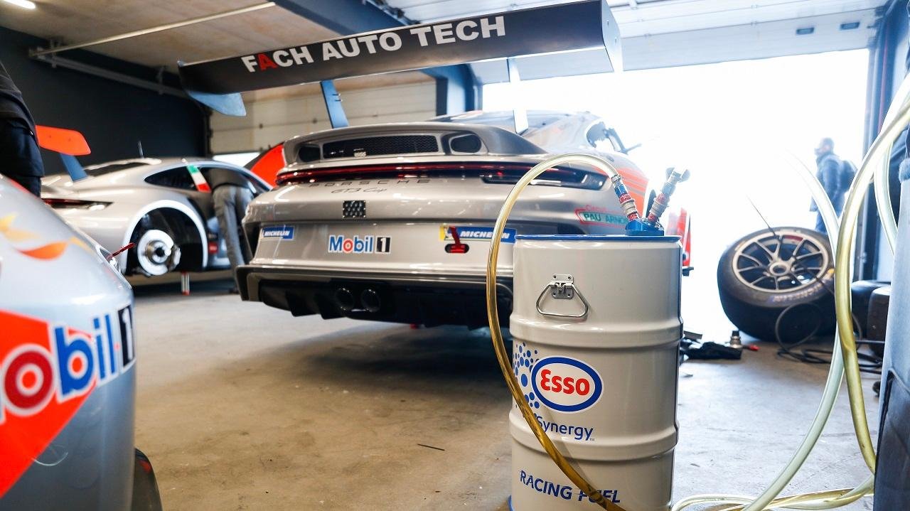Porsche avan&ccedil;a no desenvolvimento da gasolina sint&eacute;tica