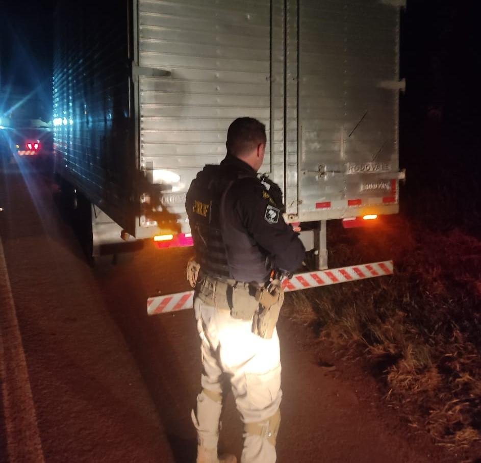 Agentes descobriram que o ve&iacute;culo havia sido furtado h&aacute; tr&ecirc;s meses na Serra ga&uacute;cha