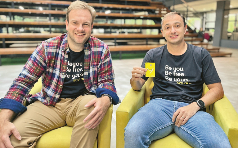 Felipe Diesel e Willian dos Santos criaram o Yours Bank, banco digital para menores de idade.