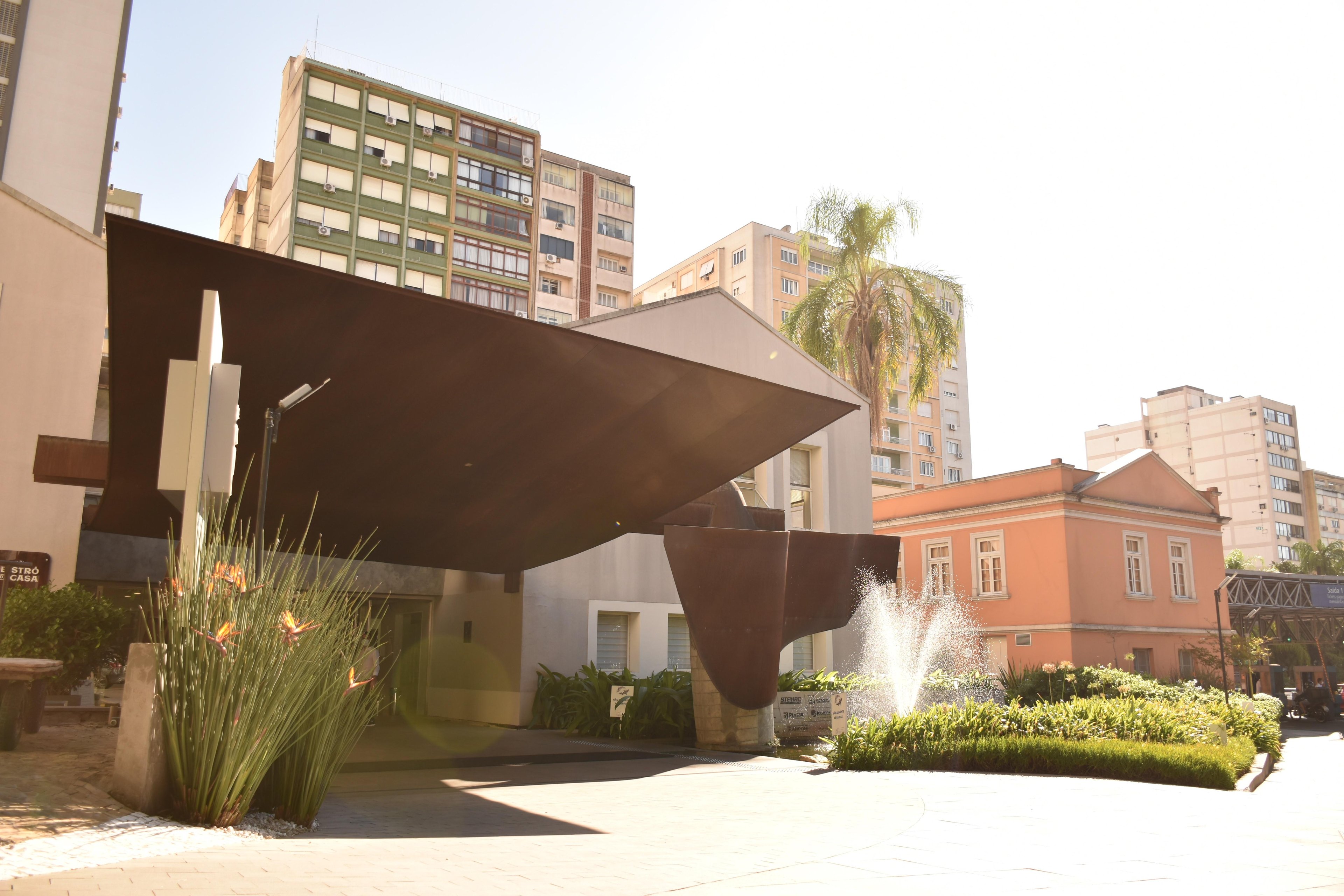 Em 2014, o CHC Santa Casa foi inaugurado, com a fachada original das casas preservada