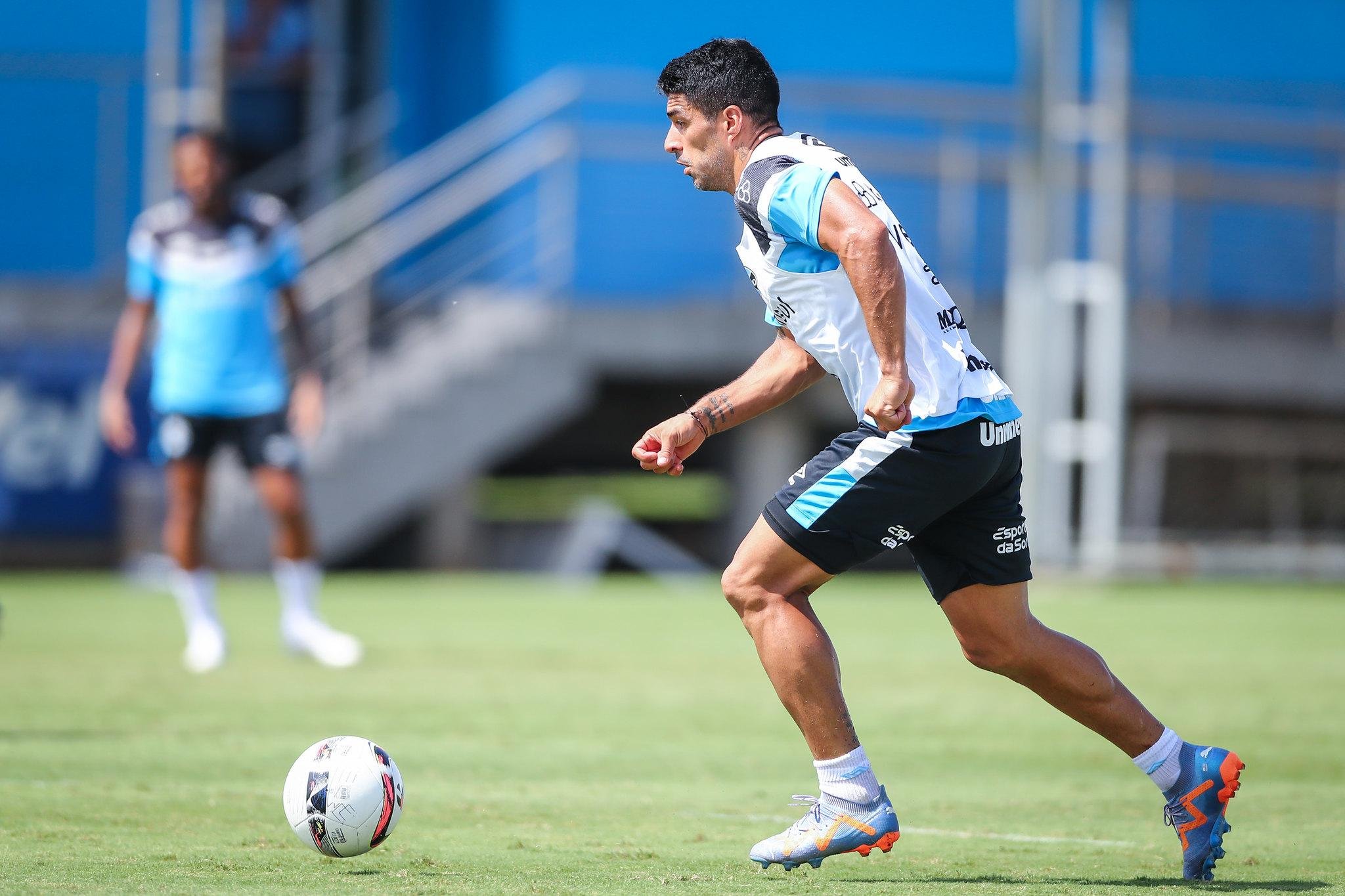 Su&aacute;rez tem presen&ccedil;a garantida contra o Ypiranga