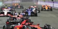 Leclerc lutando com a Ferrari