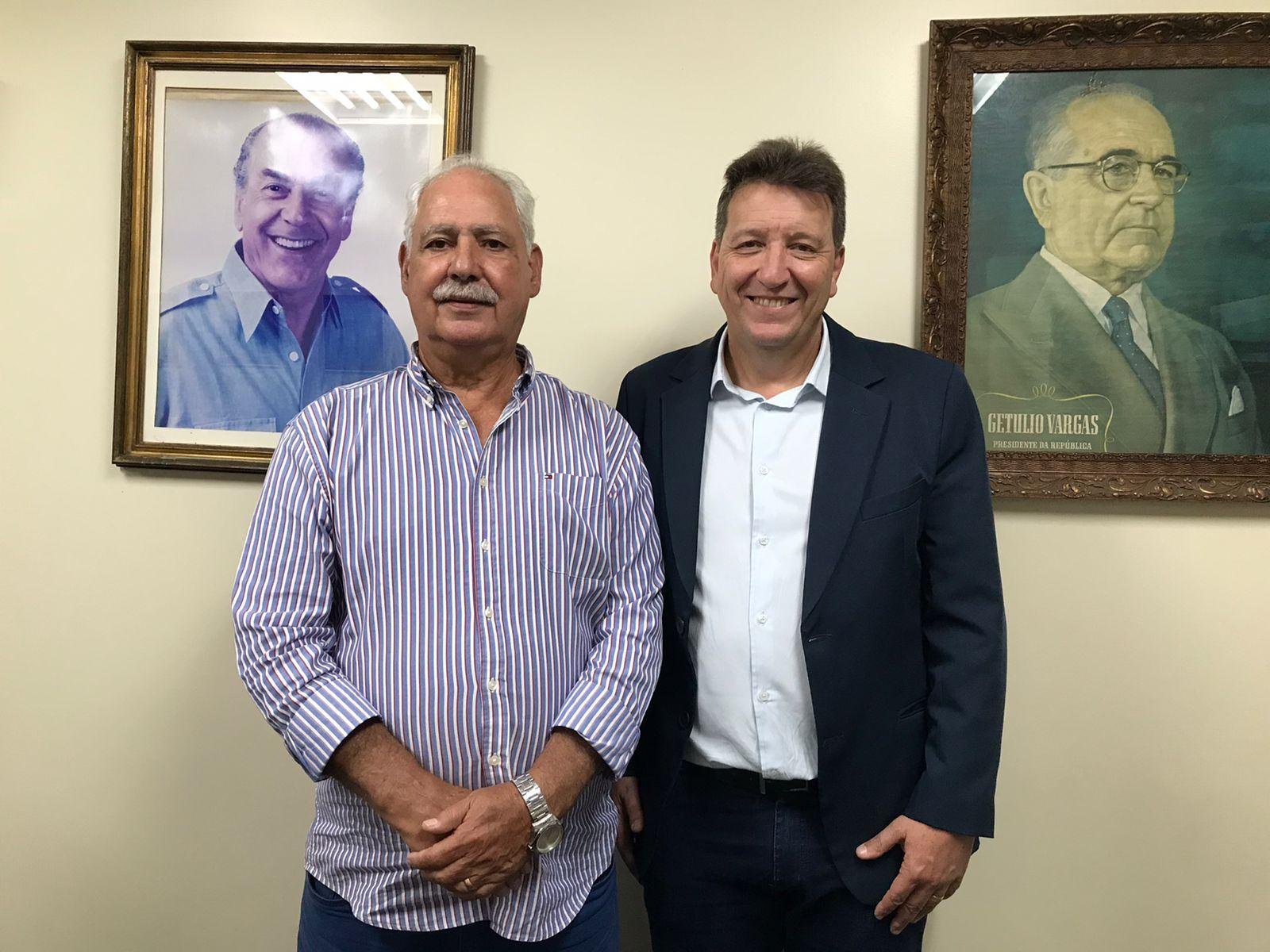 Presidente estadual do PDT, Ciro Simoni, com indicado do partido para a Famurs, Luciano Orsi