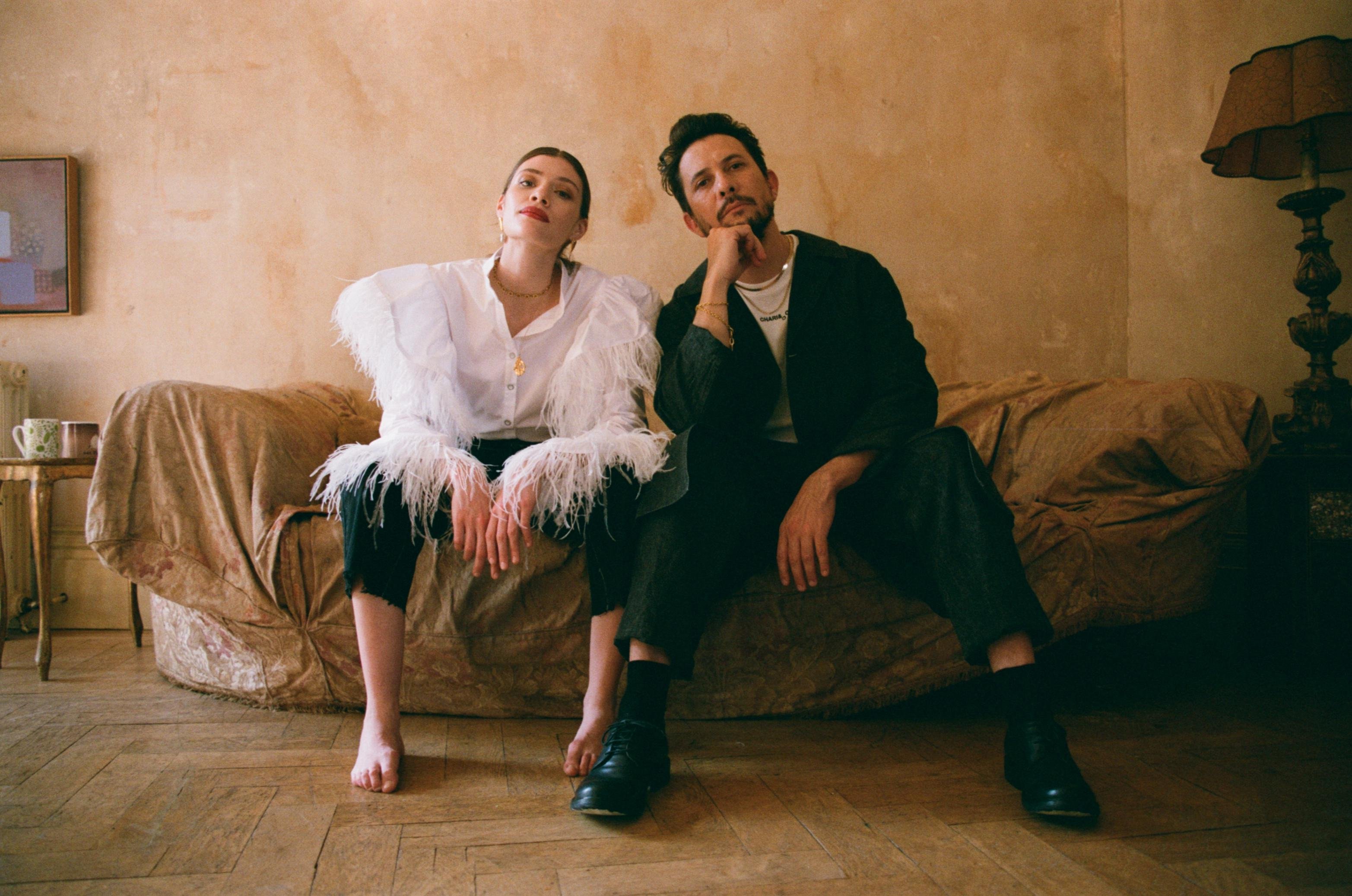 Duo argentino Cande y Paulo se apresenta no evento