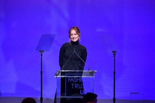 Olivia esteve em recente evento de moda em Los Angeles