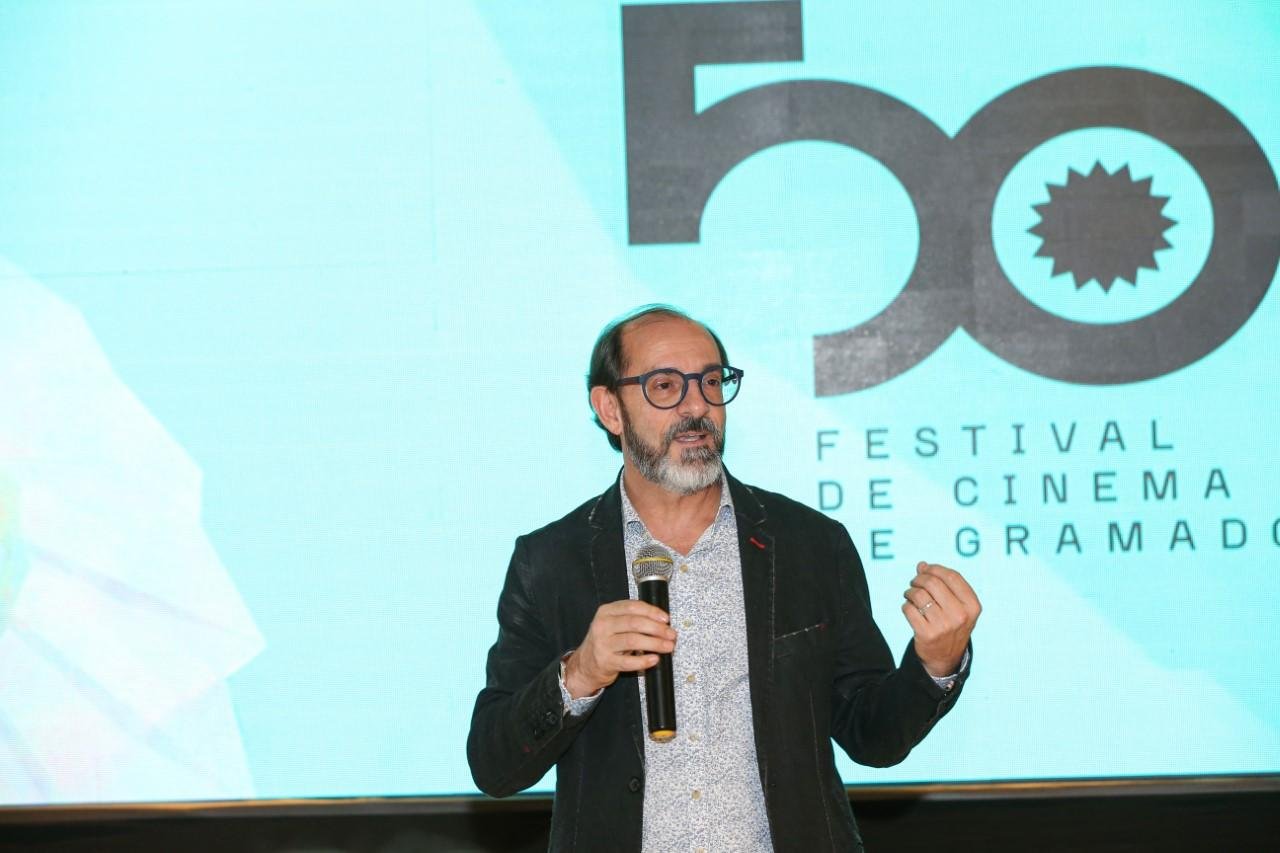 O jornalista Marcos Santuario &eacute; curador do Festival de Cinema de Gramado