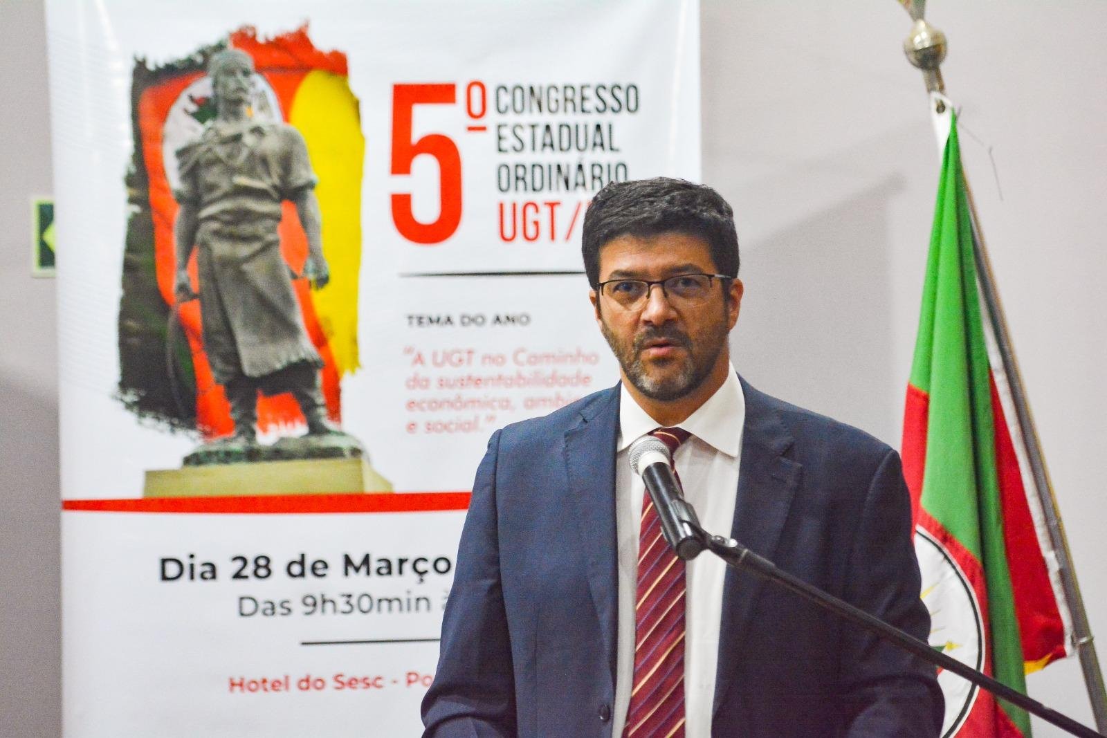 Desembargador Francisco Rossal de Ara&uacute;jo criticou a desigualdade social no pa&iacute;s