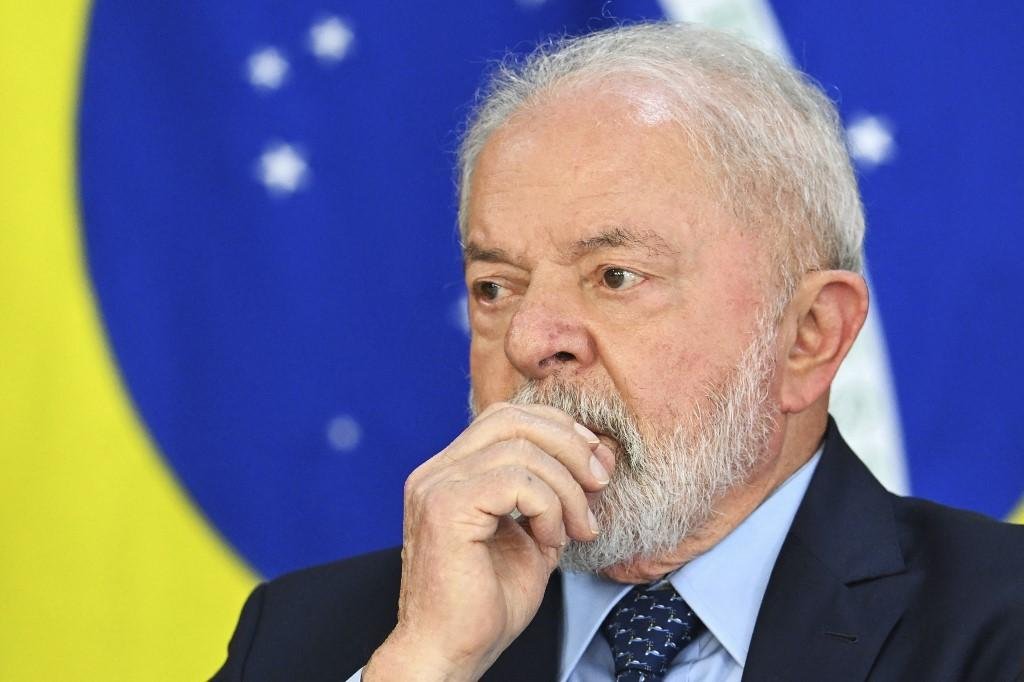 Presidente foi diagnosticado com pneumonia e influenza A e, desde sexta-feira (24), estava despachando do Alvorada