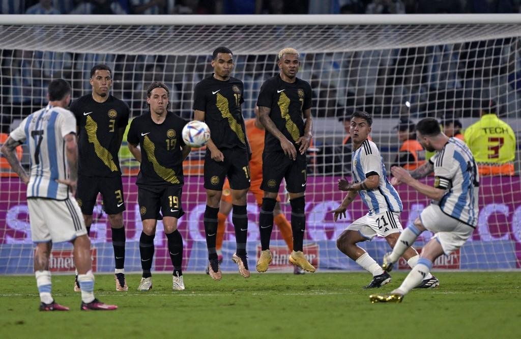 Messi anotou mais um hat-trick, ou o "triplete" dos hermanos