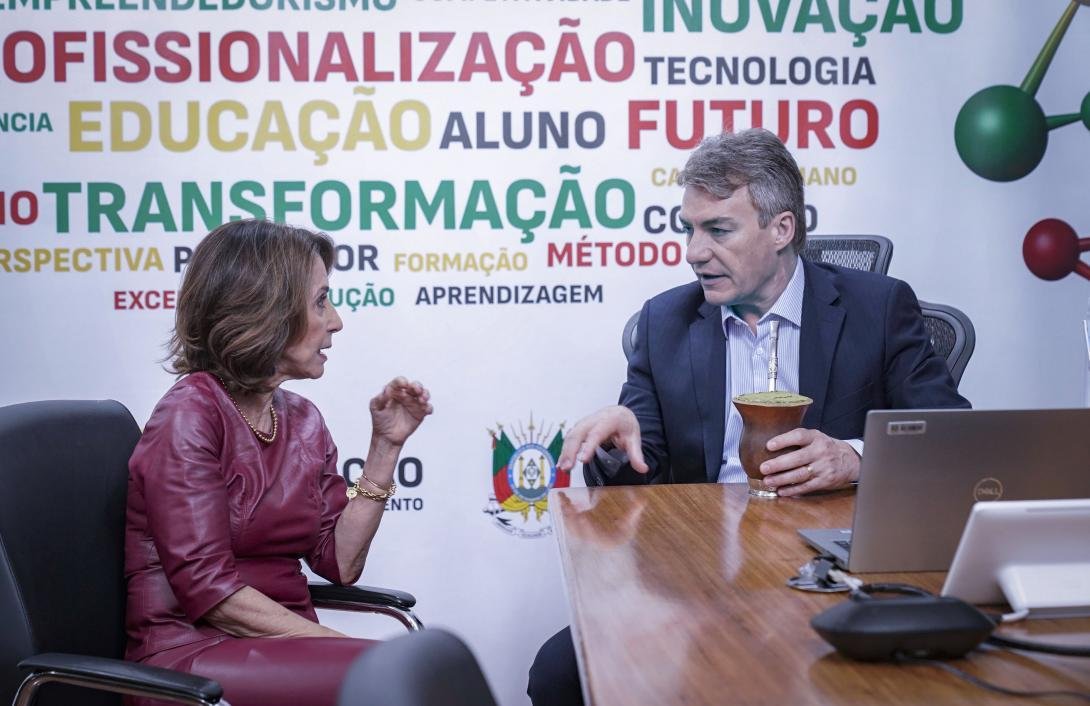Deputado e secret&aacute;ria tiveram reuni&atilde;o nesta quarta