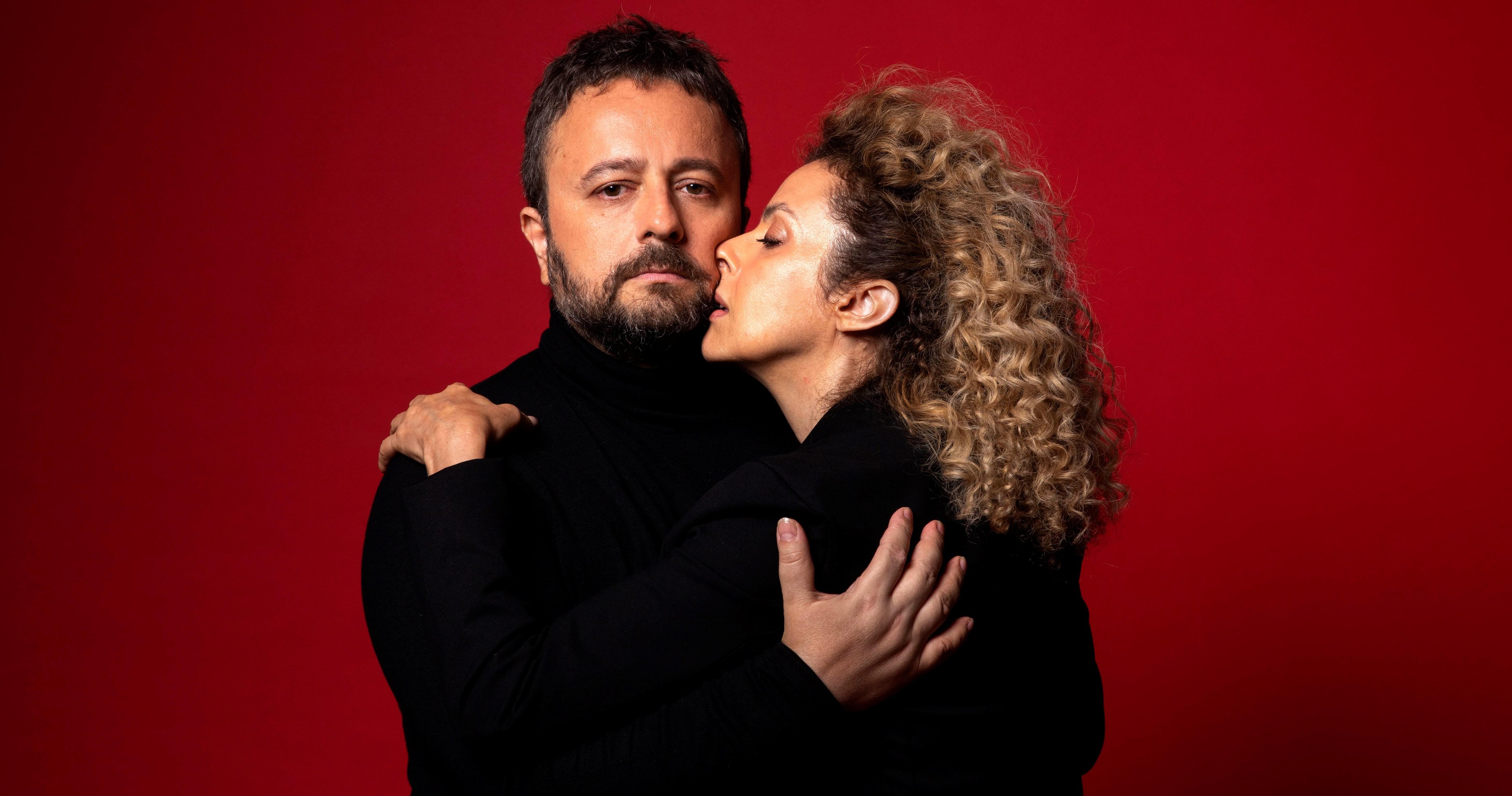 O m&uacute;sico Max Silva e a atriz Marc&ecirc; Porena formam o duo Nu&rsquo;Zs