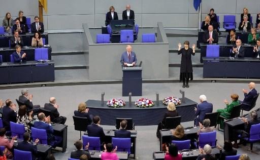 Rei Charles III falou ao parlamento alem&atilde;o durante 30 minutos