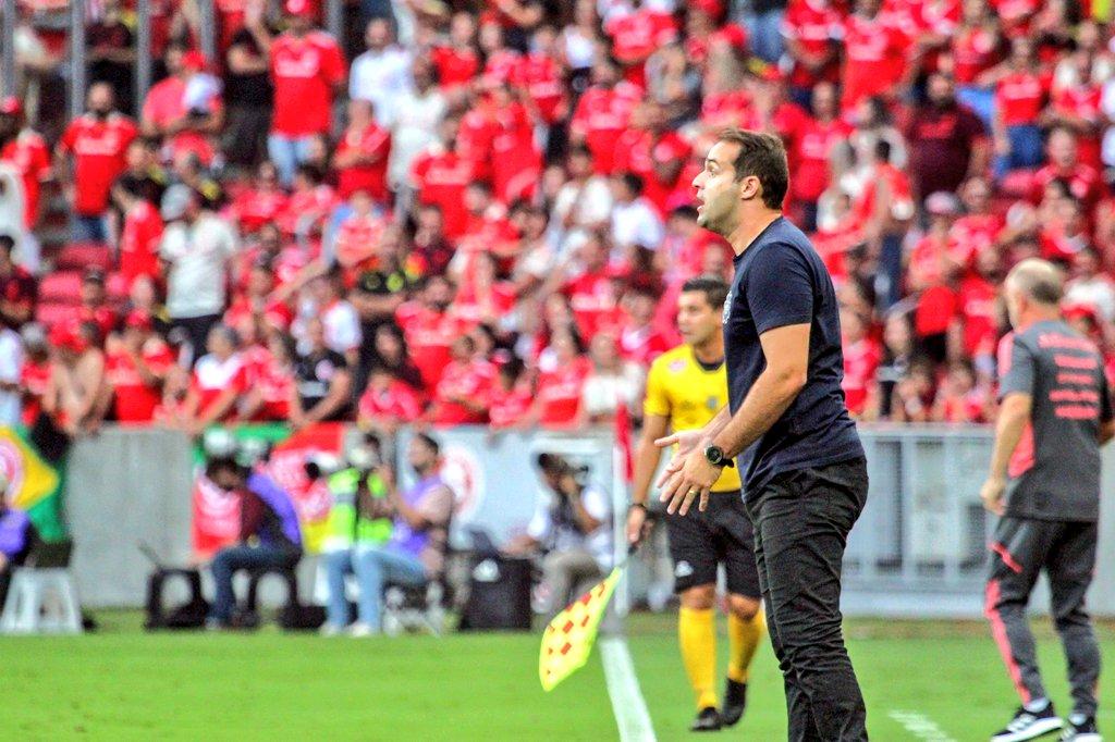 Thiago Carvalho sonha com t&iacute;tulo ga&uacute;cho contra o Gr&ecirc;mio