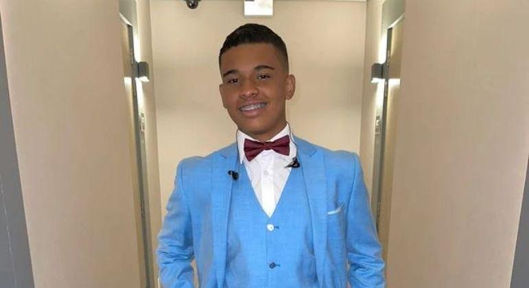 Cantor Kaiky Mello foi revelado pelo apresentador Raul Gil