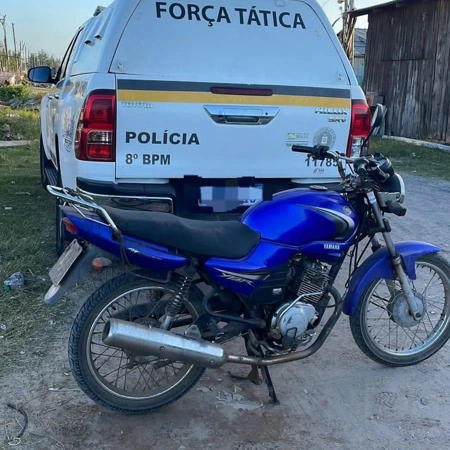 Moto roubada foi apreendida em Balne&aacute;rio Atl&acirc;ntida Sul.