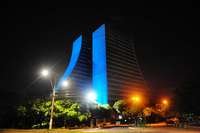Centro Administrativo Fernando Ferrari também foi iluminado com a cor do Abril Azul, que chama a atenção para o Autismo - Foto: Fabiano do Amaral
