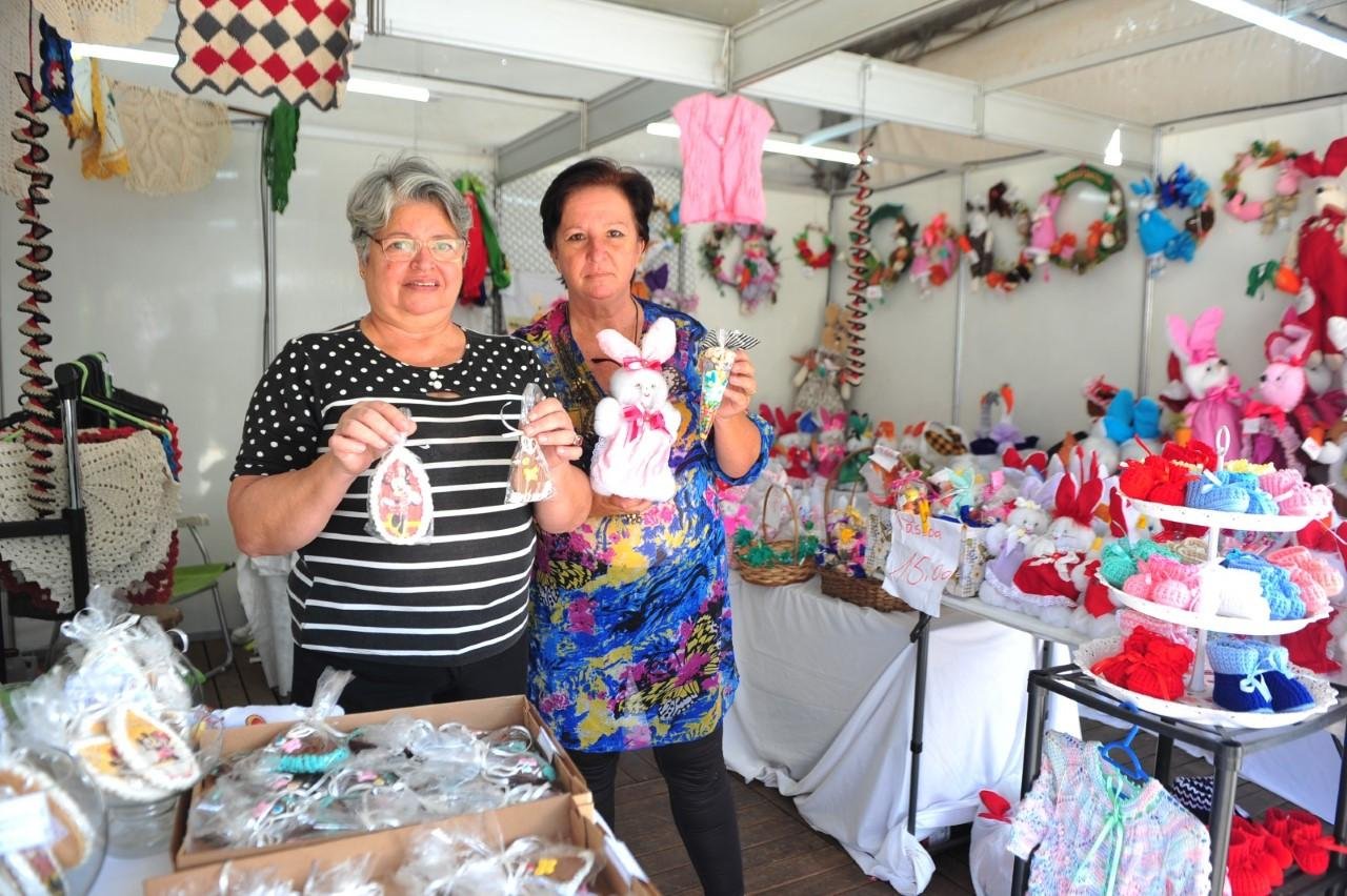 Bia e Rejane apostam em produtos artesanais para garantir renda na P&aacute;scoa