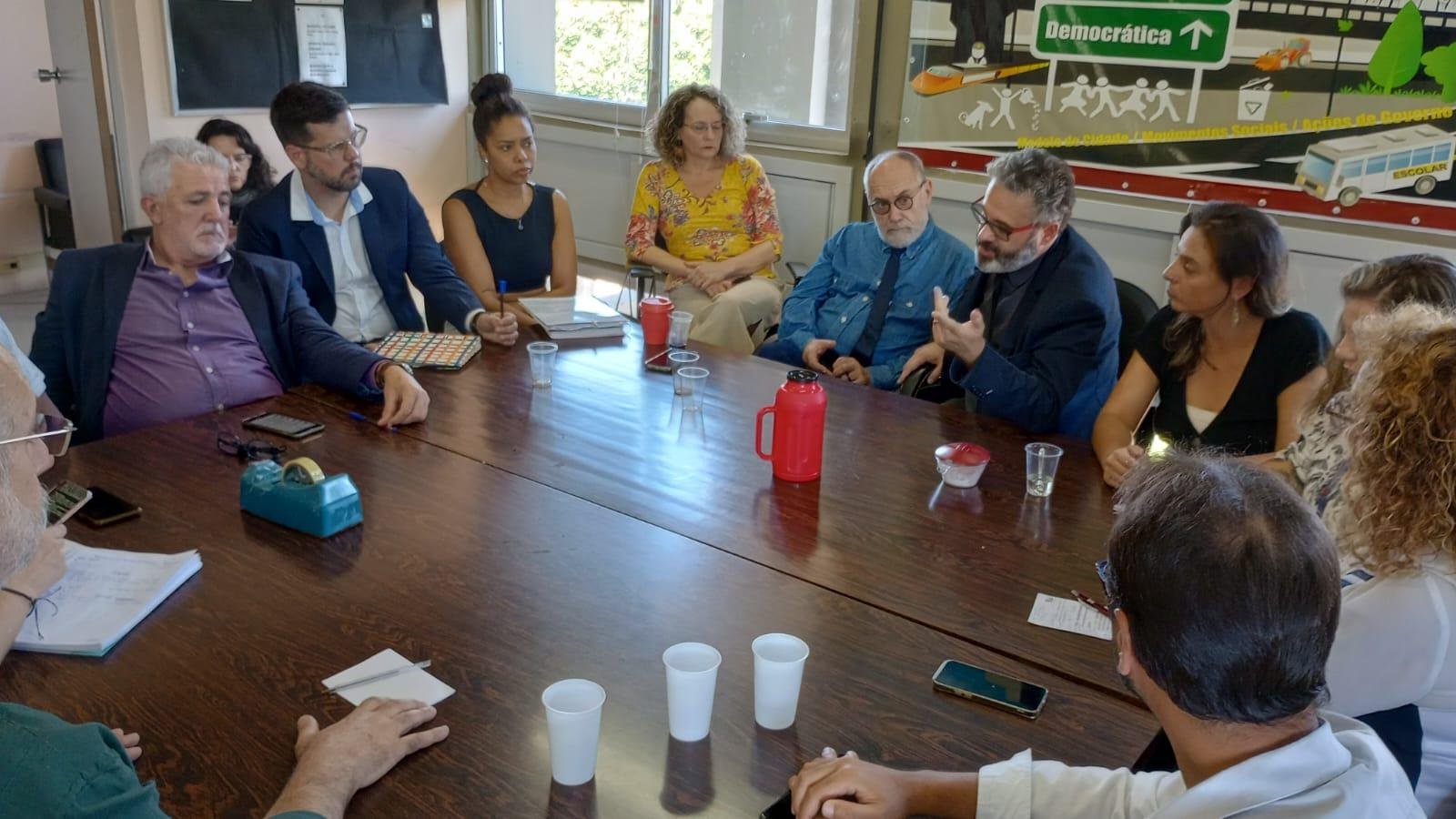 Integrantes do bloco de oposi&ccedil;&atilde;o come&ccedil;am a discutir sucess&atilde;o na prefeitura de Porto Alegre