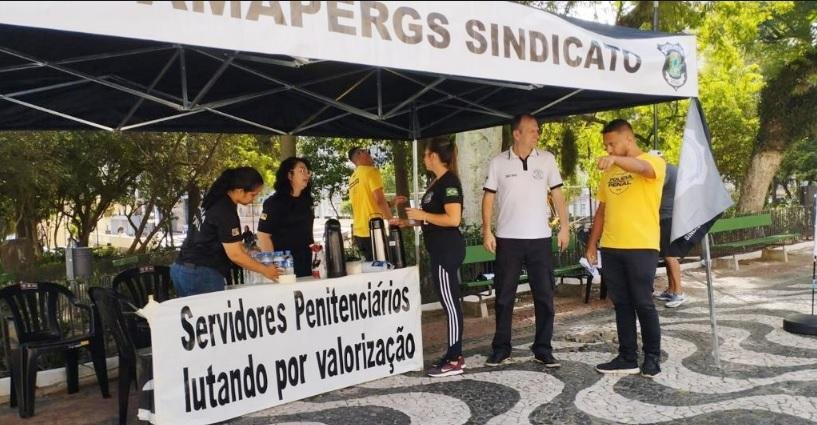Mobiliza&ccedil;&atilde;o da entidade de classe acontece na pra&ccedil;a da Matriz